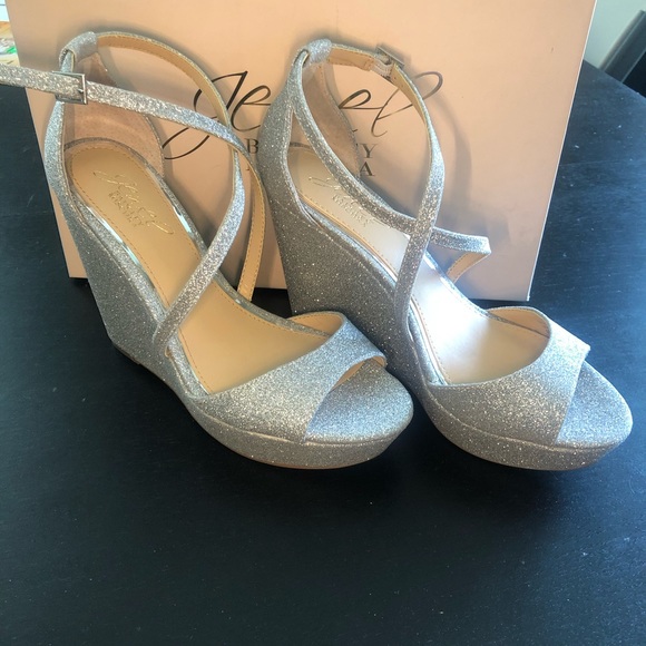 NEW! Badgley Mischka Platform Wedges - Picture 2 of 6